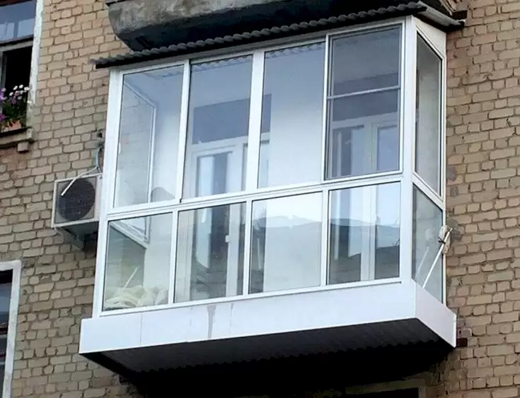 Окна для балкона 4 створки, 2 угла