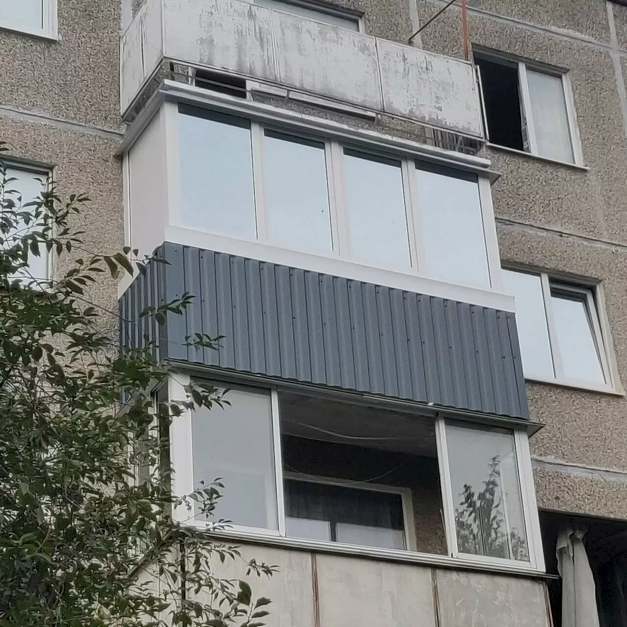Окна для балкона 4 створки, 2 угла