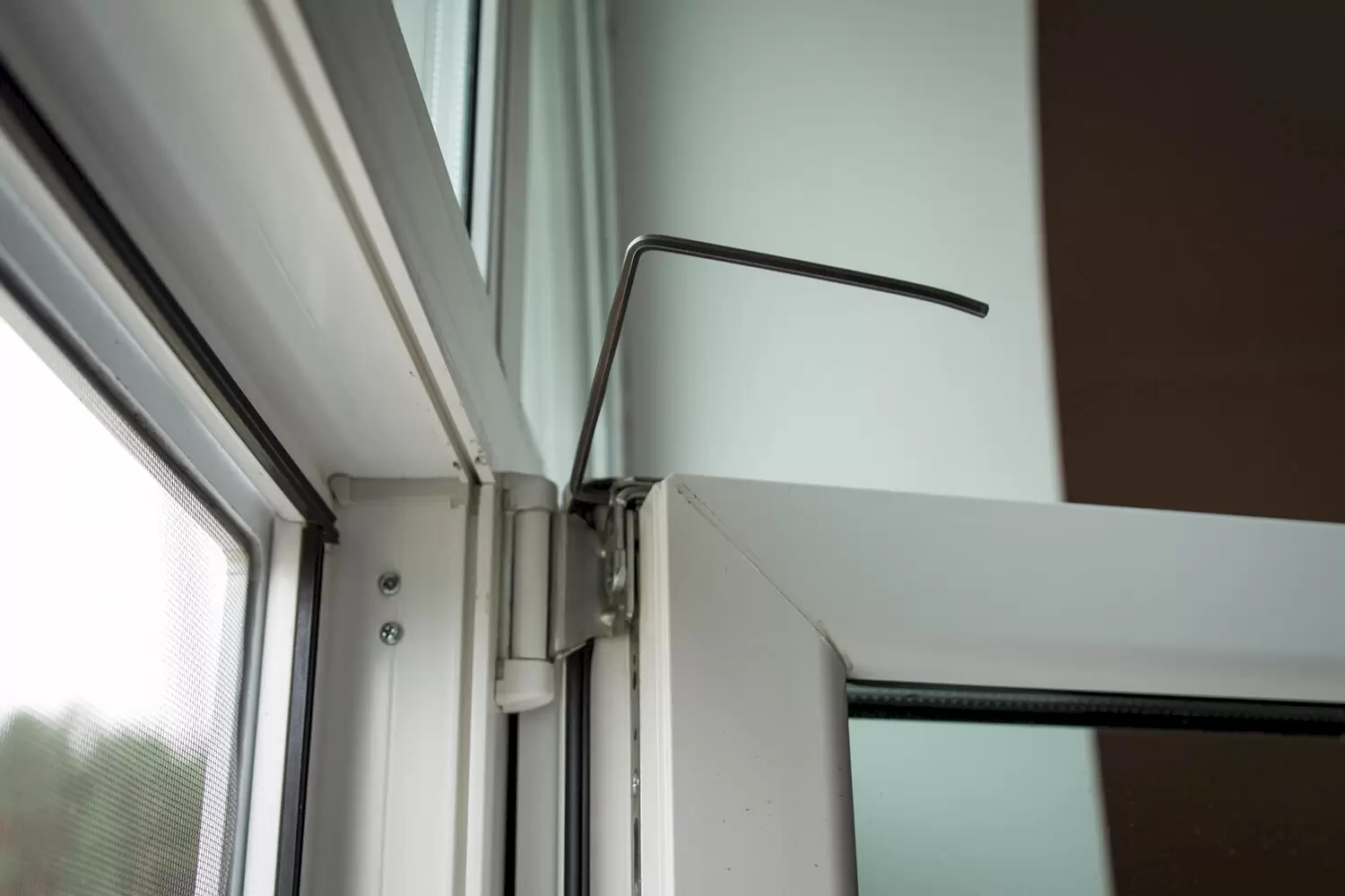 Виды ремонта пластиковых окон: полное руководство от «ОкнаЛэнд»