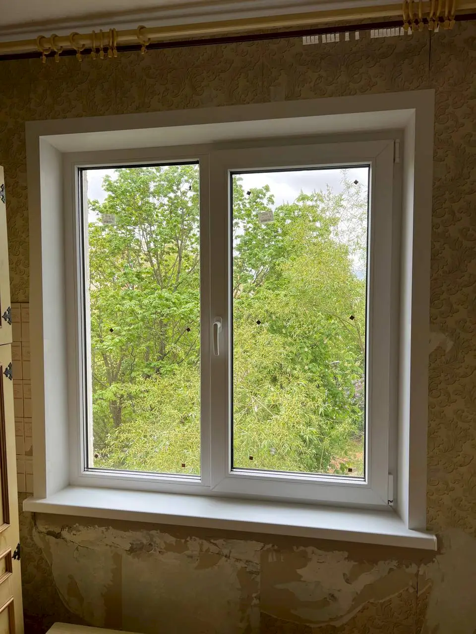 Купить двухстворчатое пластиковое окно (глухое + открывающееся) в Минске под ключ | Цена, установка